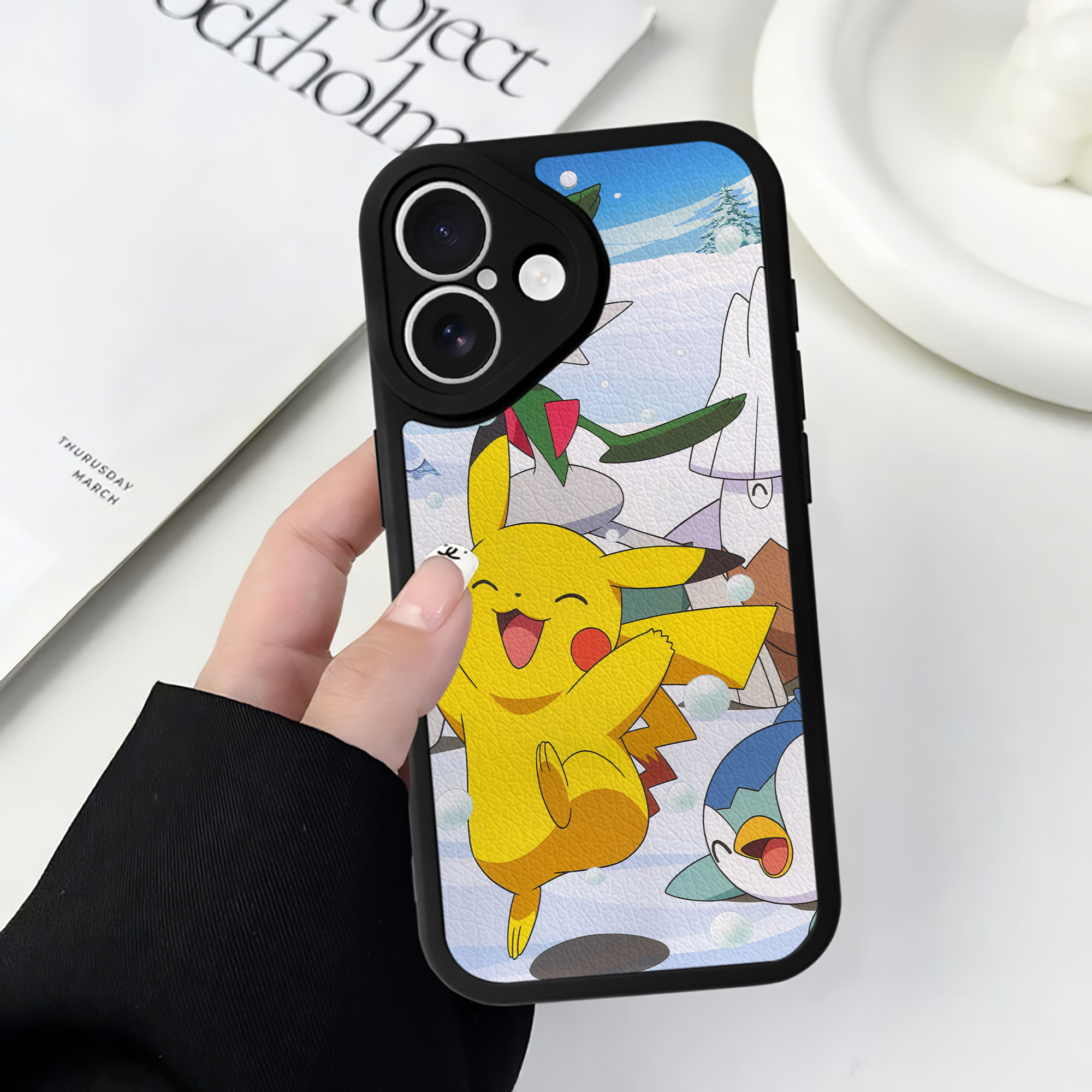 （画像用） ポケットモンスター Pokémon 【iPhone 16シリーズ対応】シリコンスマホケース（レザー調） 材質：シリコン
